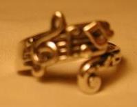 Adjustable music ring